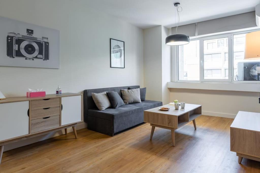 Large Comfy, Modern Studio 5 Min To Acropolis Atenas Exterior foto